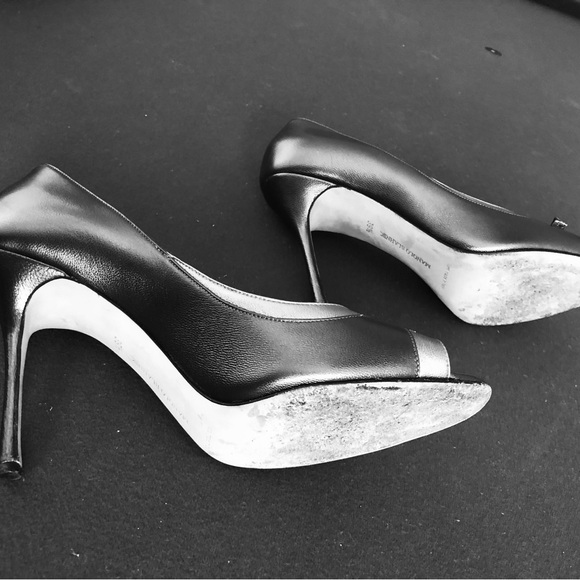 Manolo Blahnik Silver Grey Stiletto Leather Peep-Toe Heels. Size 39,5 - Picture 10 of 14
